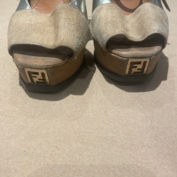 Fendi silver and gold heel.  Size 38 - Picture 2 of 4